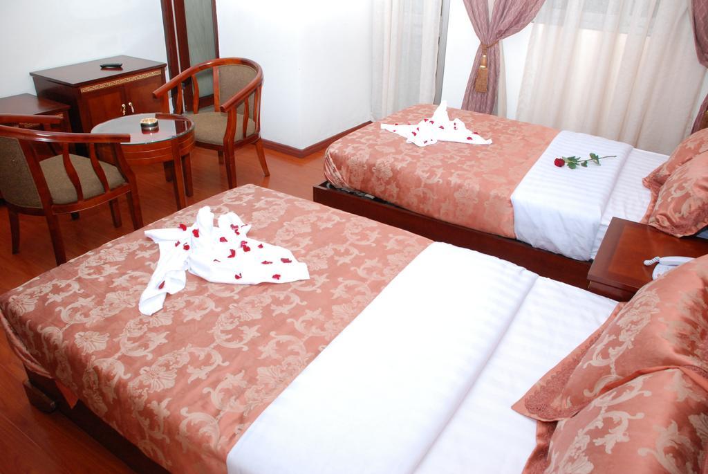 Addis Amba Hotel Bahir Dar Bagian luar foto