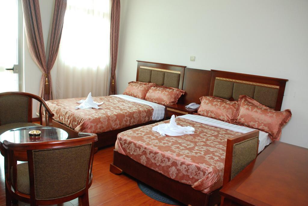 Addis Amba Hotel Bahir Dar Bagian luar foto