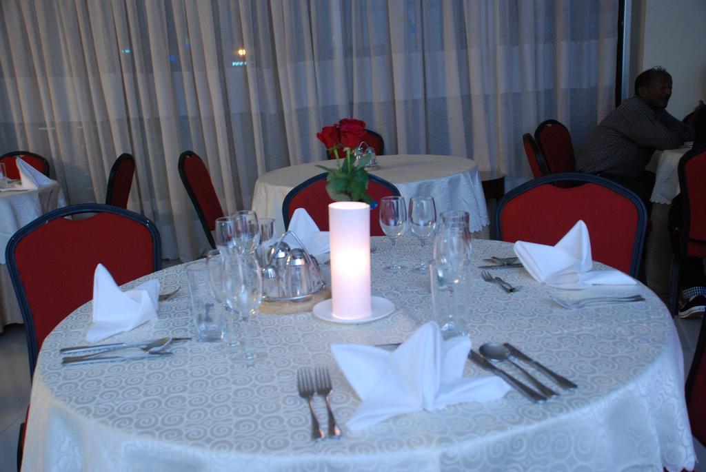 Addis Amba Hotel Bahir Dar Bagian luar foto