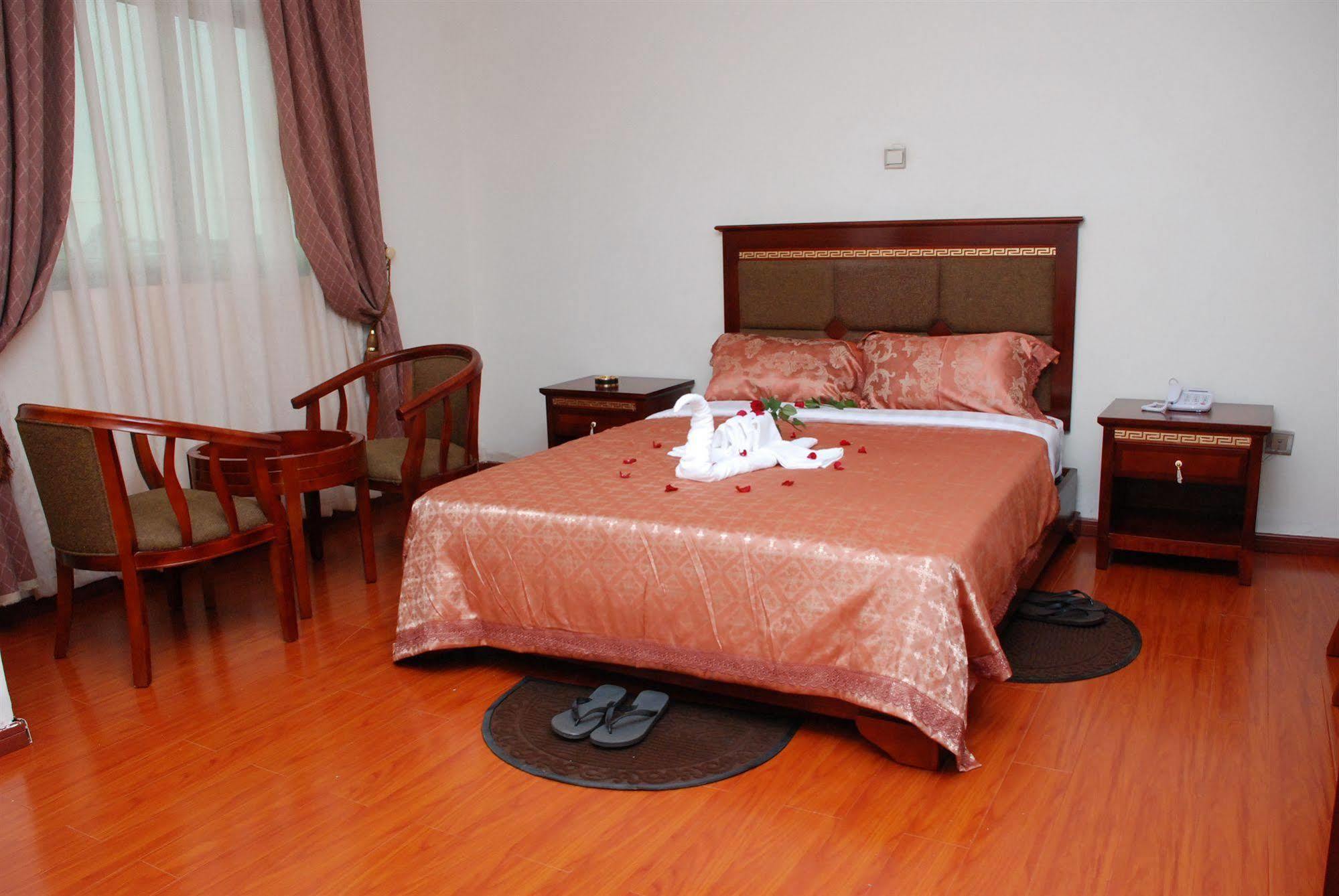 Addis Amba Hotel Bahir Dar Bagian luar foto