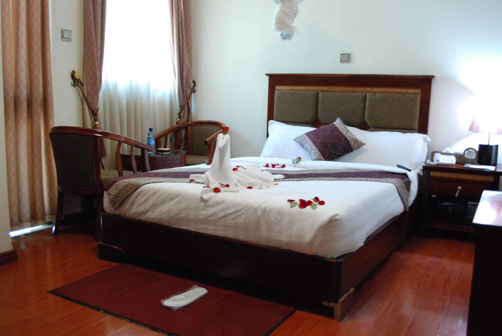 Addis Amba Hotel Bahir Dar Bagian luar foto