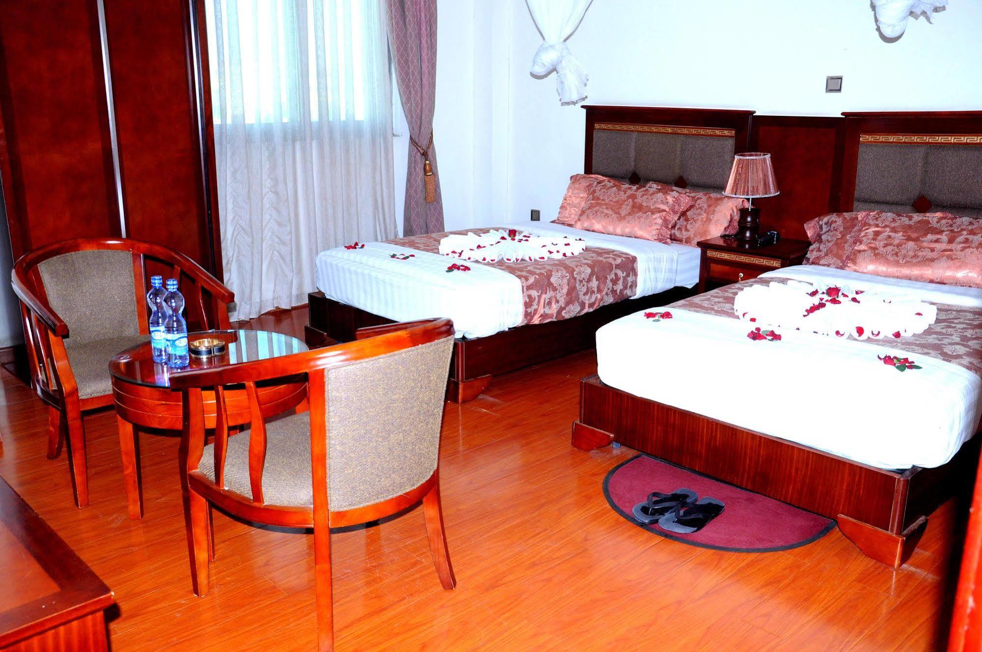 Addis Amba Hotel Bahir Dar Bagian luar foto